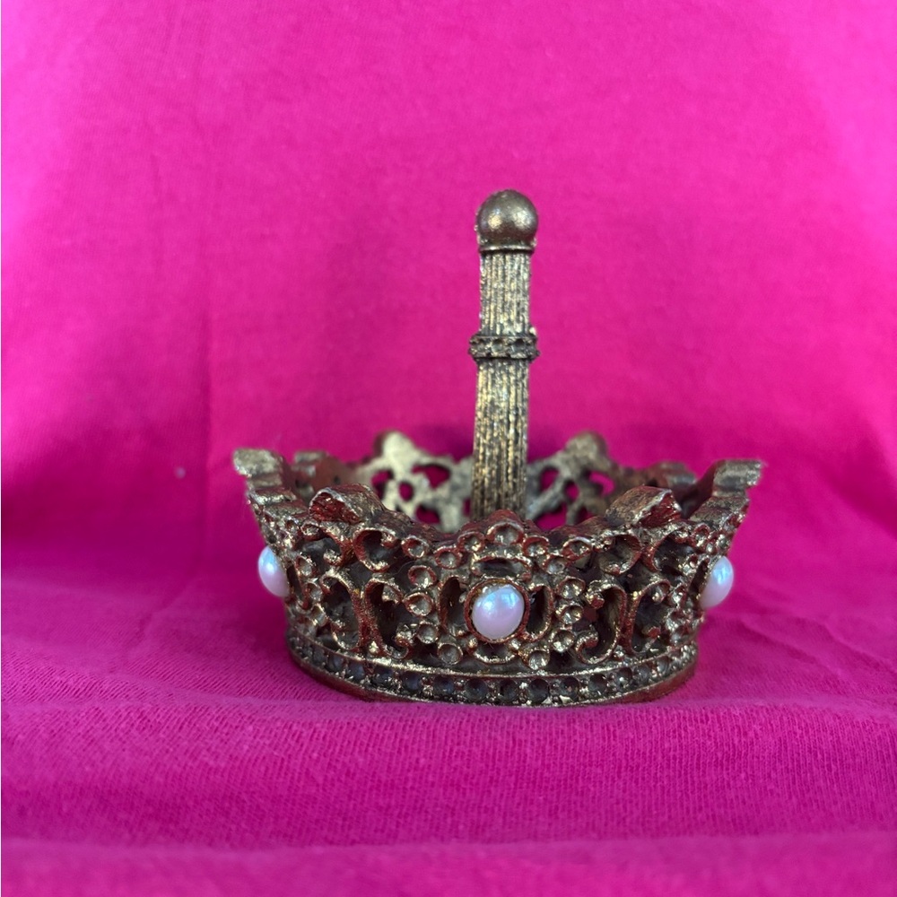 Elegant Gold Crown Ring Holder with FREE RING!